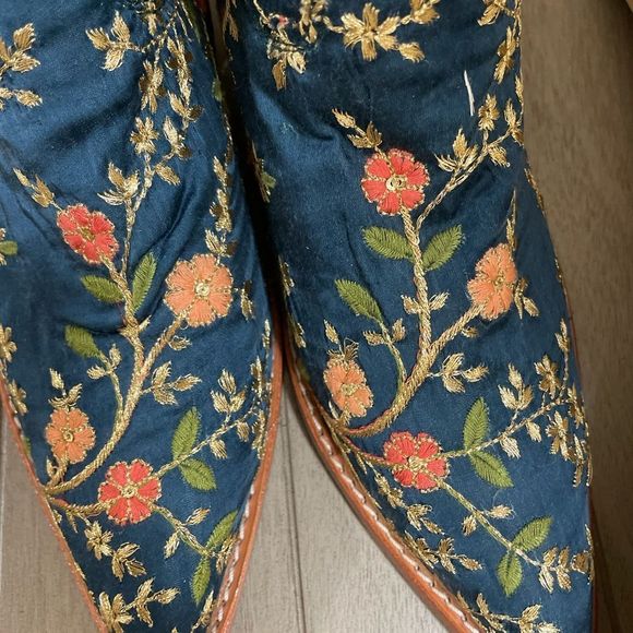 Mono Free People Eloise Embroidered Navy/Gold Floral Ankle Boots Sz 7/38 New - Picture 8 of 12